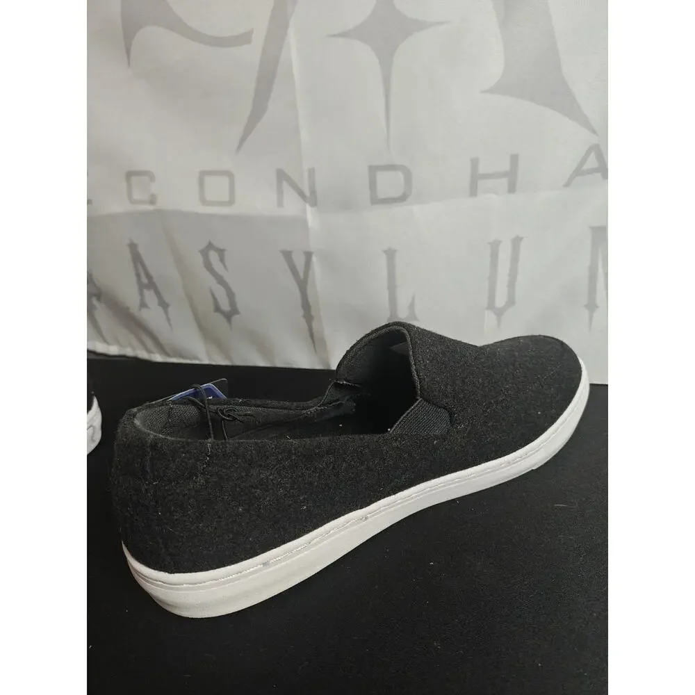 NWT Cuater Men's 9 Phenom Slip On Black / Gray 4MU190- Travis Mathew Blemishes